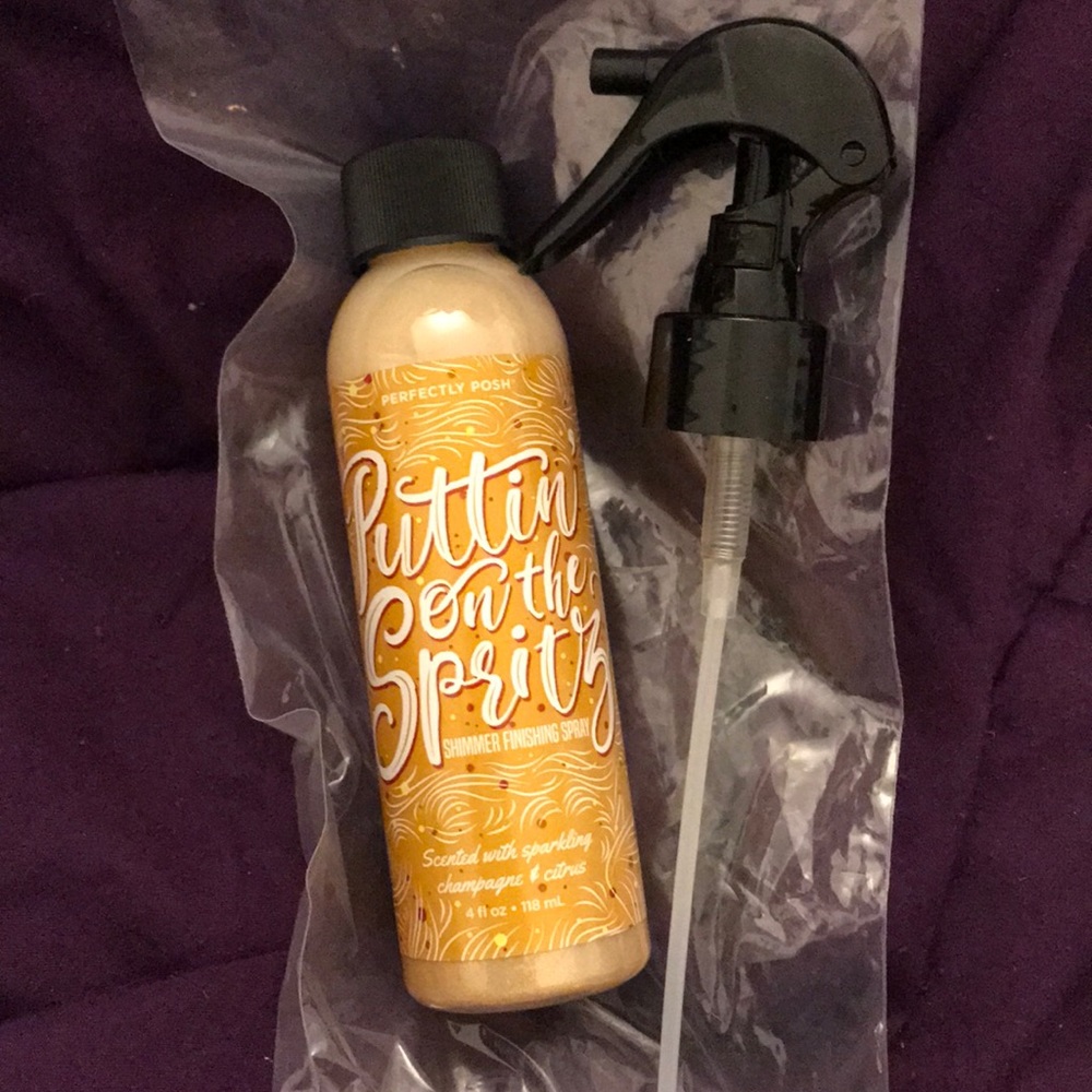 Perfectly Posh Puttin’ on the spritz finish spray